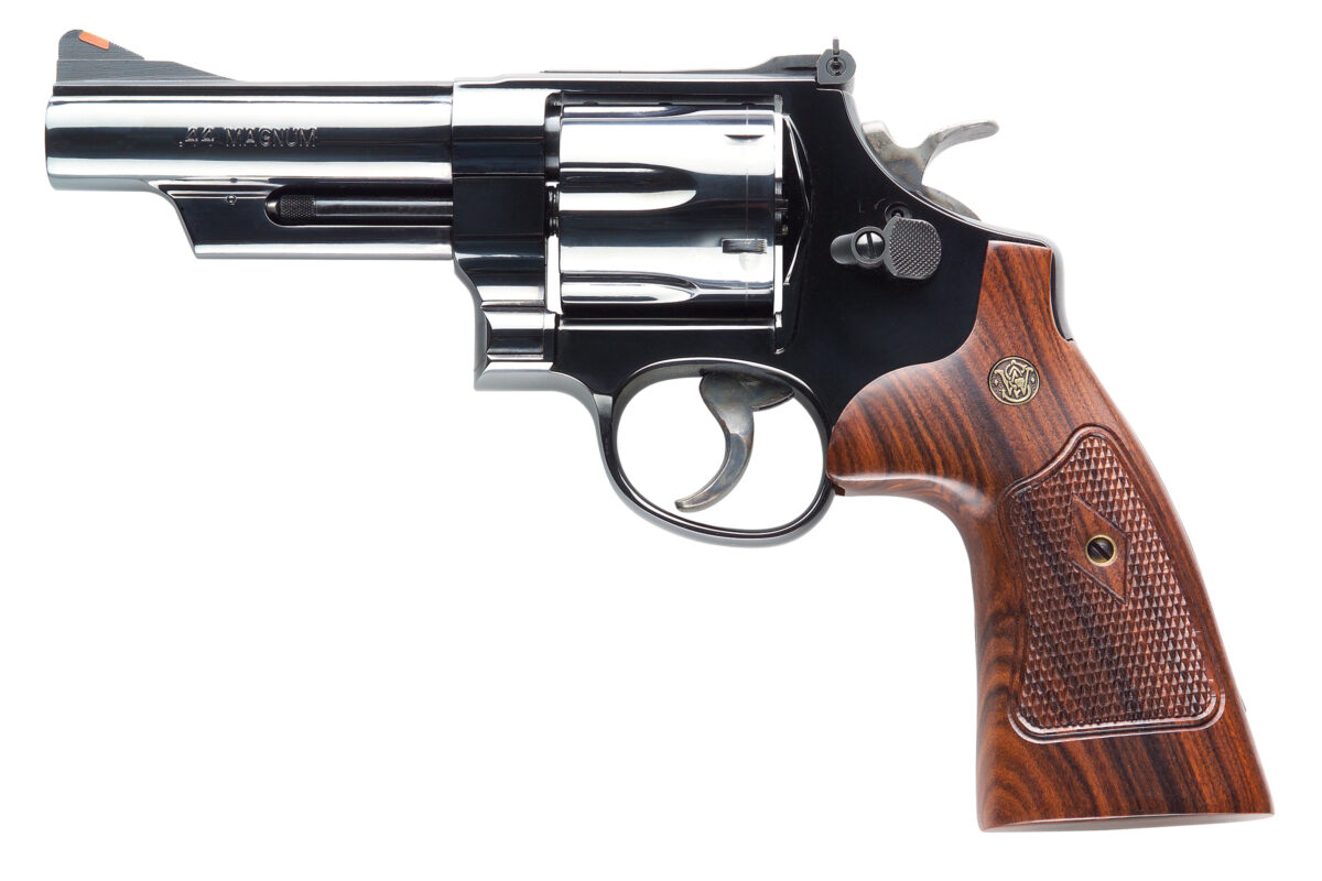 SMITH AND WESSON 29 44M/44S 4" 6RD BL/WD AS 1 29classic