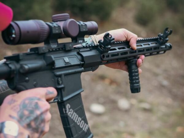 Samson medium grenade vertical grip black anodizedm-lock