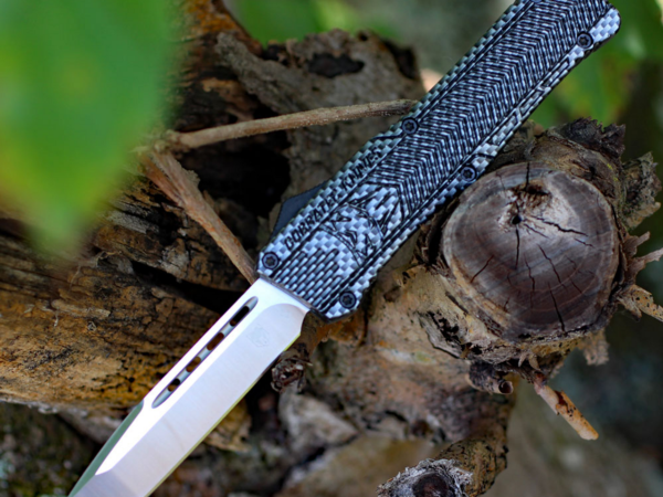COBRA TEC LARGE-CARBON FIBER