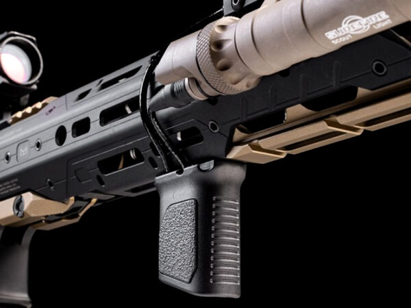 STRIKE INDUSTRIES ANGLED VERTICAL GRIP SHORT - FDE
