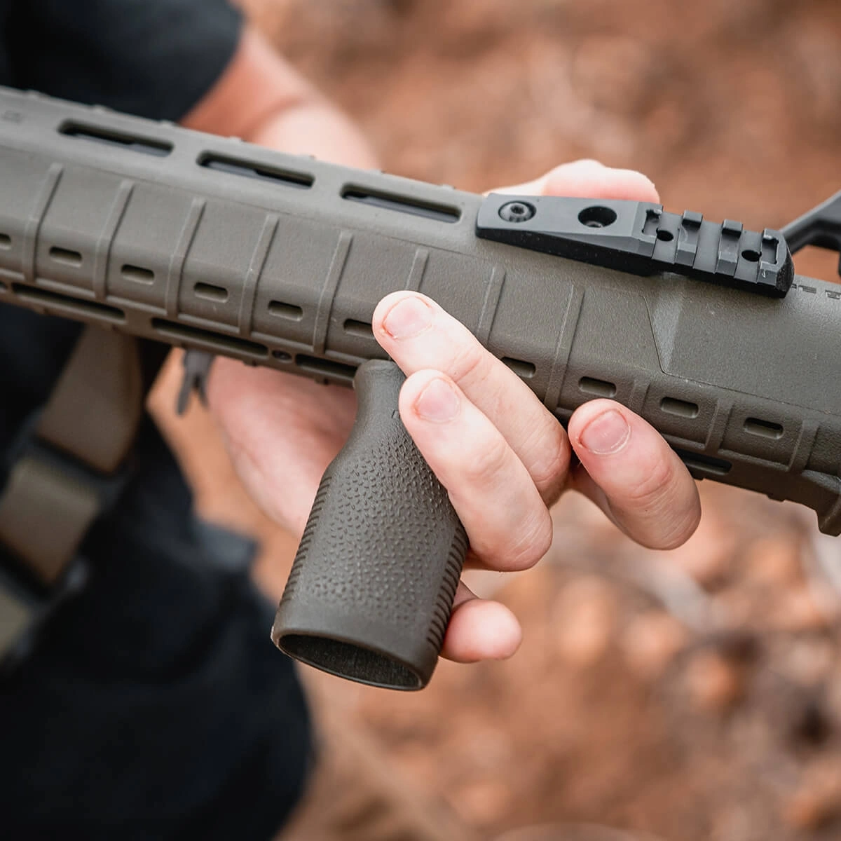 mag597 odg magpul m lok mvg vertical grip 05
